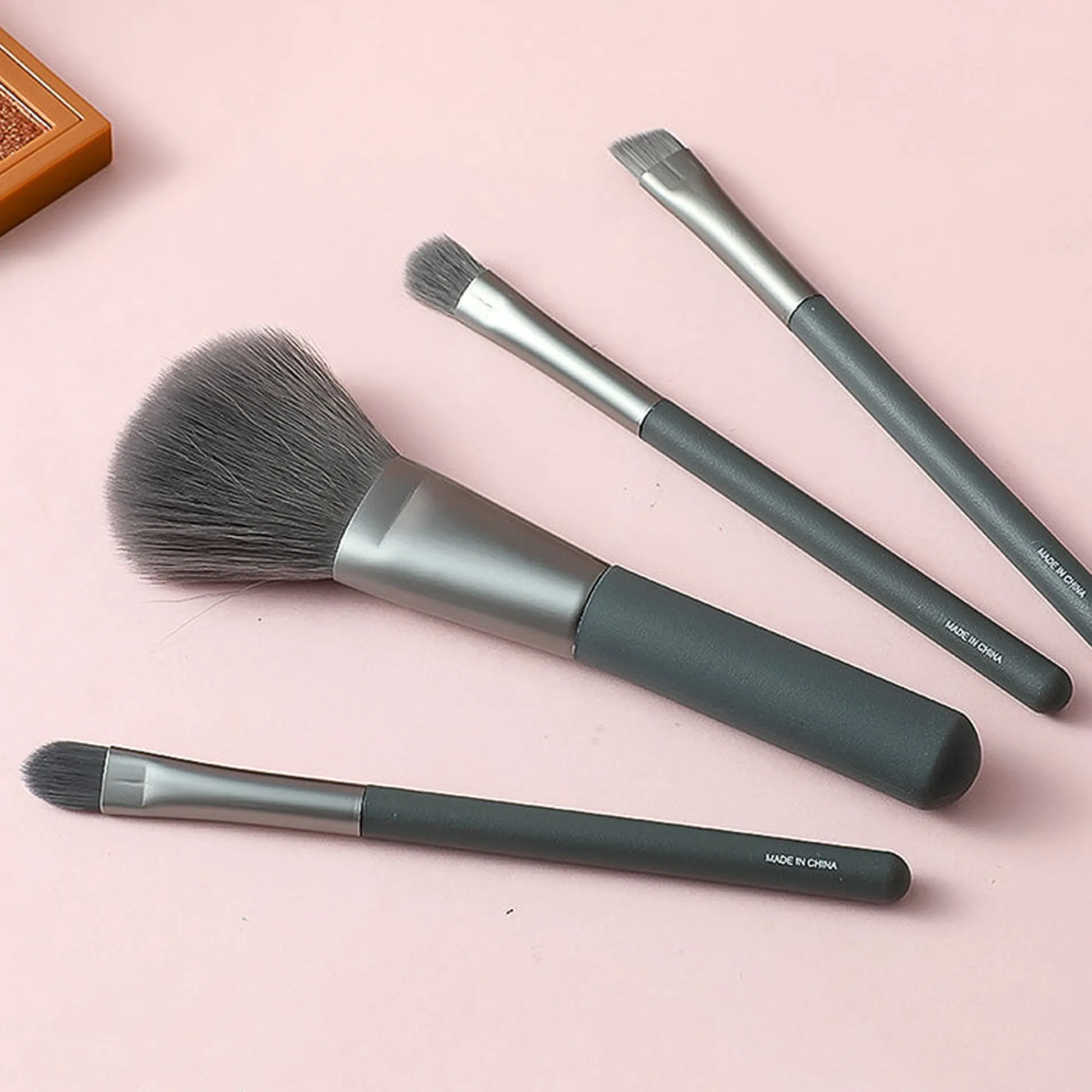 Mini Set Di 4 Pennelli*MINISO Clearance